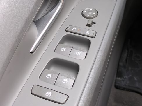 Certified 2025 Hyundai Elantra SEL FWD image 23