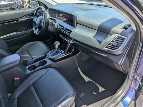 Certified 2025 Kia Seltos EX AWD/4WD image 14