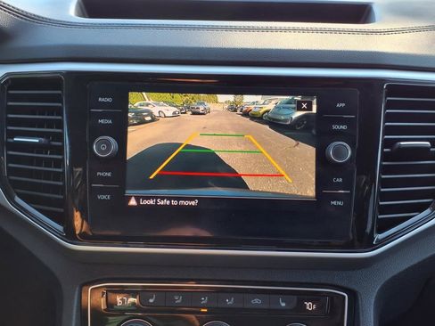 Certified 2022 Volkswagen Atlas SE image 21