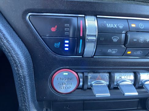 Used 2018 Ford Mustang Premium image 20