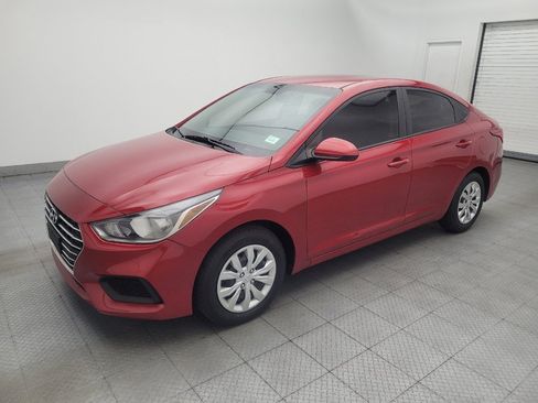 Used 2021 Hyundai Accent SE FWD image 2