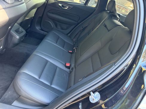 Used 2025 Volvo V60 B5 Cross Country Plus image 21