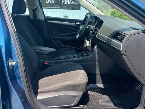 Used 2021 Volkswagen Jetta SE FWD image 32