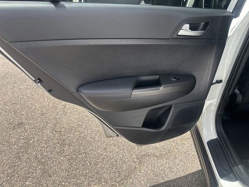 Used 2020 Kia Sportage LX w/ LX Popular Package AWD/4WD image 23