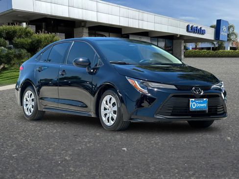 Used 2025 Toyota Corolla LE FWD image 10