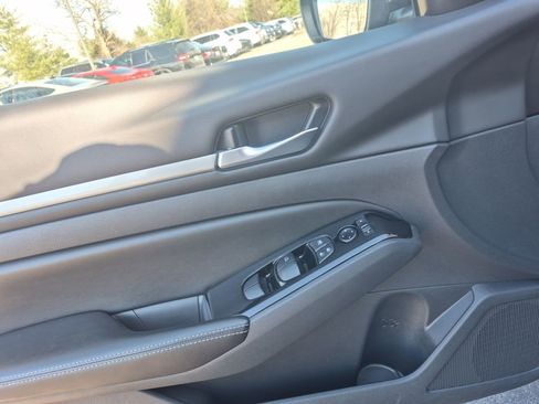 Used 2023 Nissan Altima 2.5 SV image 20
