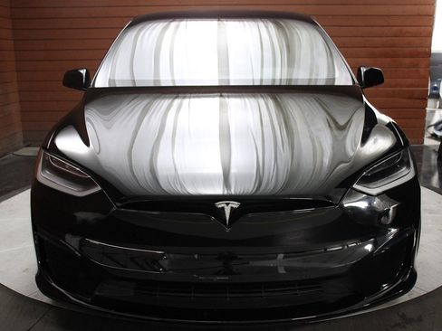 Used 2022 Tesla Model X image 18
