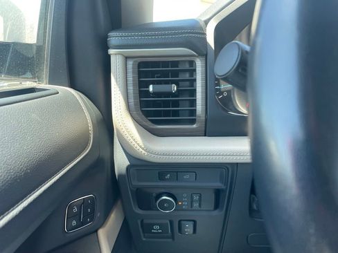Used 2024 Ford Expedition Max Limited RWD image 12