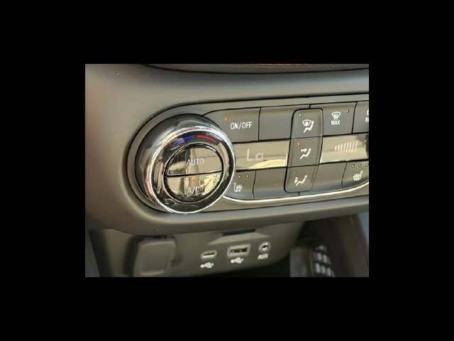 Used 2023 Chevrolet TrailBlazer RS w/ Sun and Liftgate Package AWD/4WD image 17