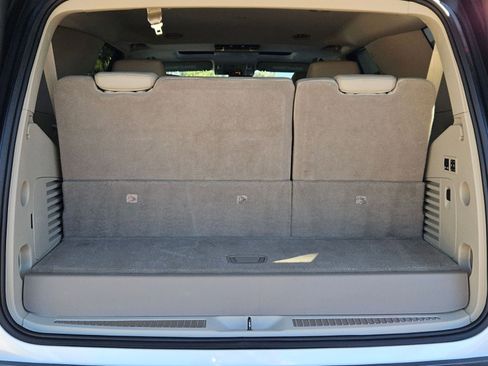 Used 2020 Cadillac Escalade Premium Luxury image 26