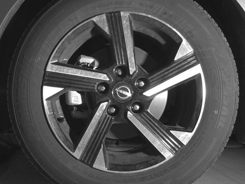 Used 2025 Nissan Sentra SV image 12