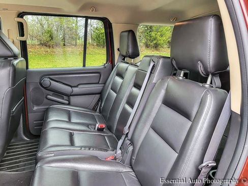 Used 2010 Ford Explorer XLT image 11