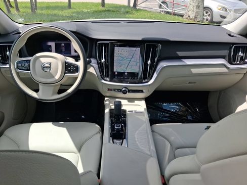 Used 2024 Volvo S60 B5 Core FWD image 9