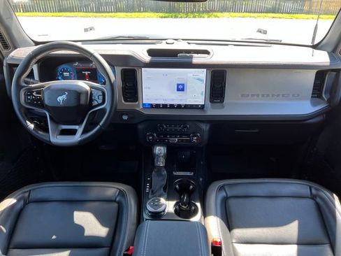 Used 2025 Ford Bronco Outer Banks AWD/4WD image 36