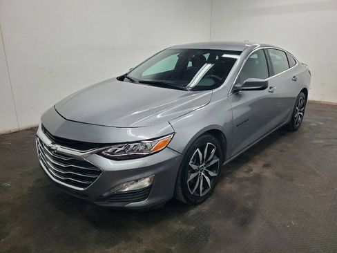 Used 2025 Chevrolet Malibu RS FWD image 1