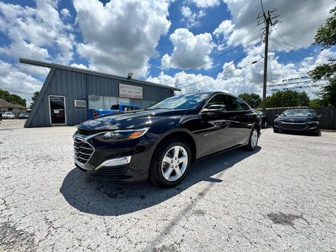 Used 2023 Chevrolet Malibu LS FWD image 2