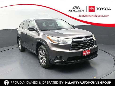 Used 2015 Toyota Highlander XLE AWD/4WD image 1
