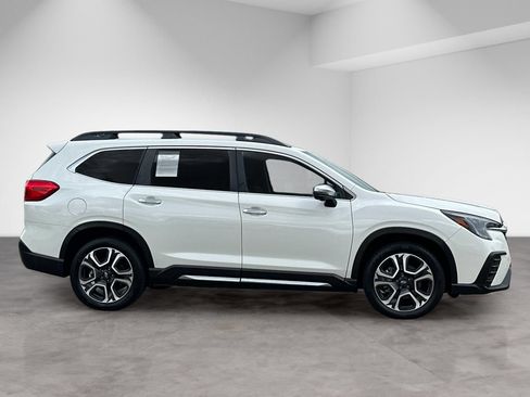 Used 2023 Subaru Ascent Touring AWD/4WD image 8