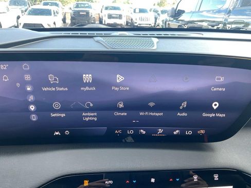 Certified 2025 Buick Enclave Preferred AWD/4WD image 16