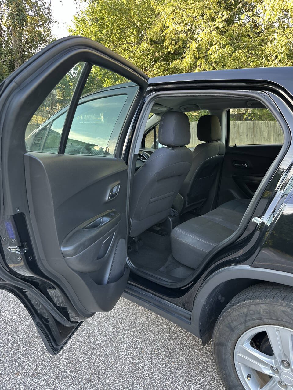Used 2019 Chevrolet Trax LS FWD image 12