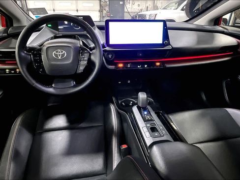 Used 2025 Toyota Prius Plug-In Hybrid image 14