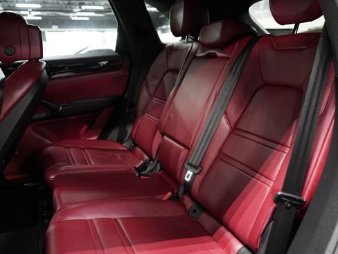 Used 2019 Porsche Cayenne S AWD/4WD image 25