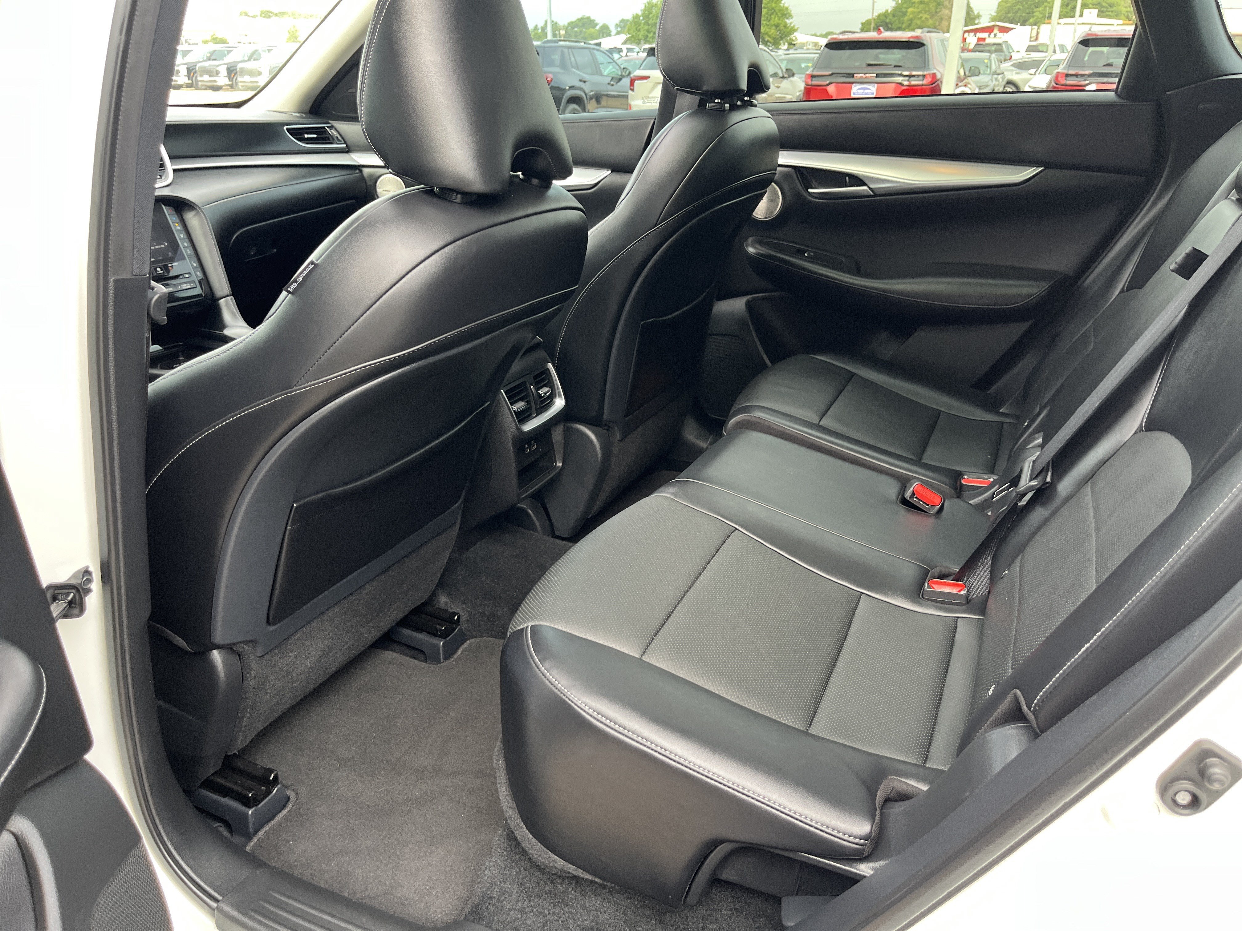 Used 2022 INFINITI QX50 Essential FWD image 13