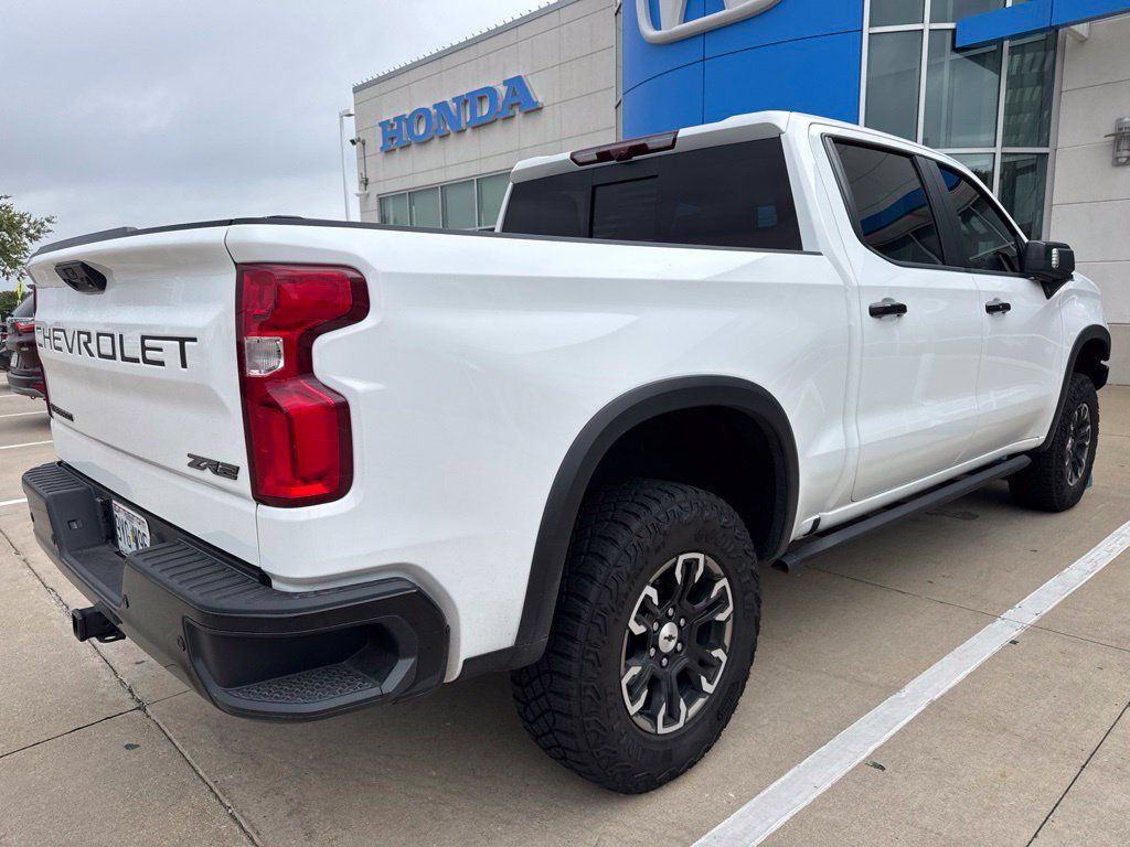 Used 2024 Chevrolet Silverado 1500 ZR2 w/ Technology Package AWD/4WD image 4