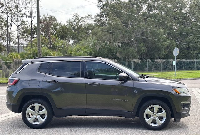 Used 2018 Jeep Compass Latitude w/ Popular Equipment Group FWD image 5