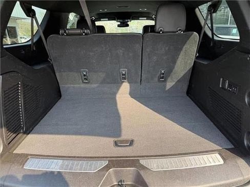 Used 2023 Chevrolet Suburban Premier AWD/4WD image 42