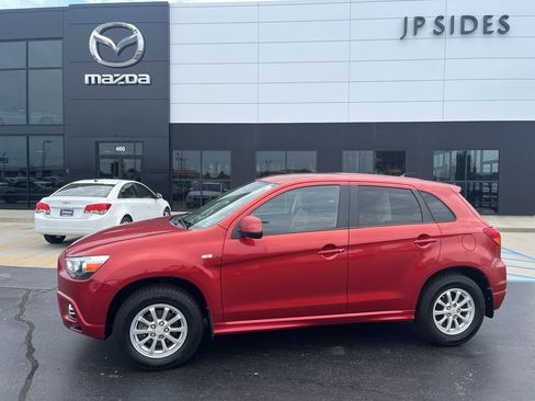 Used 2011 Mitsubishi Outlander Sport ES FWD image 2