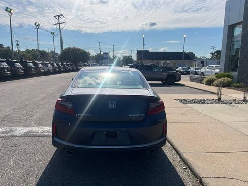 Used 2016 Honda Accord Touring image 5