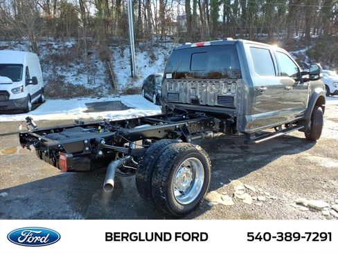 New 2026 Ford F550 4x4 Crew Cab image 5