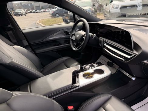 Used 2024 Cadillac Lyriq Tech AWD/4WD image 29