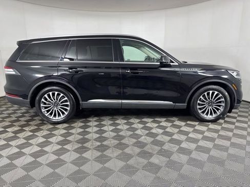 Used 2024 Lincoln Aviator Reserve AWD/4WD image 2