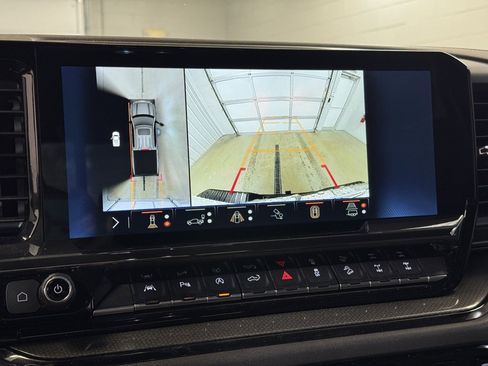 Used 2024 Chevrolet Silverado 1500 ZR2 w/ Technology Package image 41