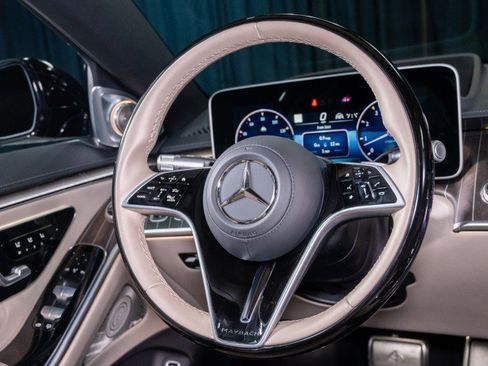 Used 2025 Mercedes-Benz Maybach S 680 4MATIC image 17
