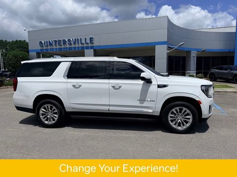 Used 2023 GMC Yukon XL SLT AWD/4WD image 4