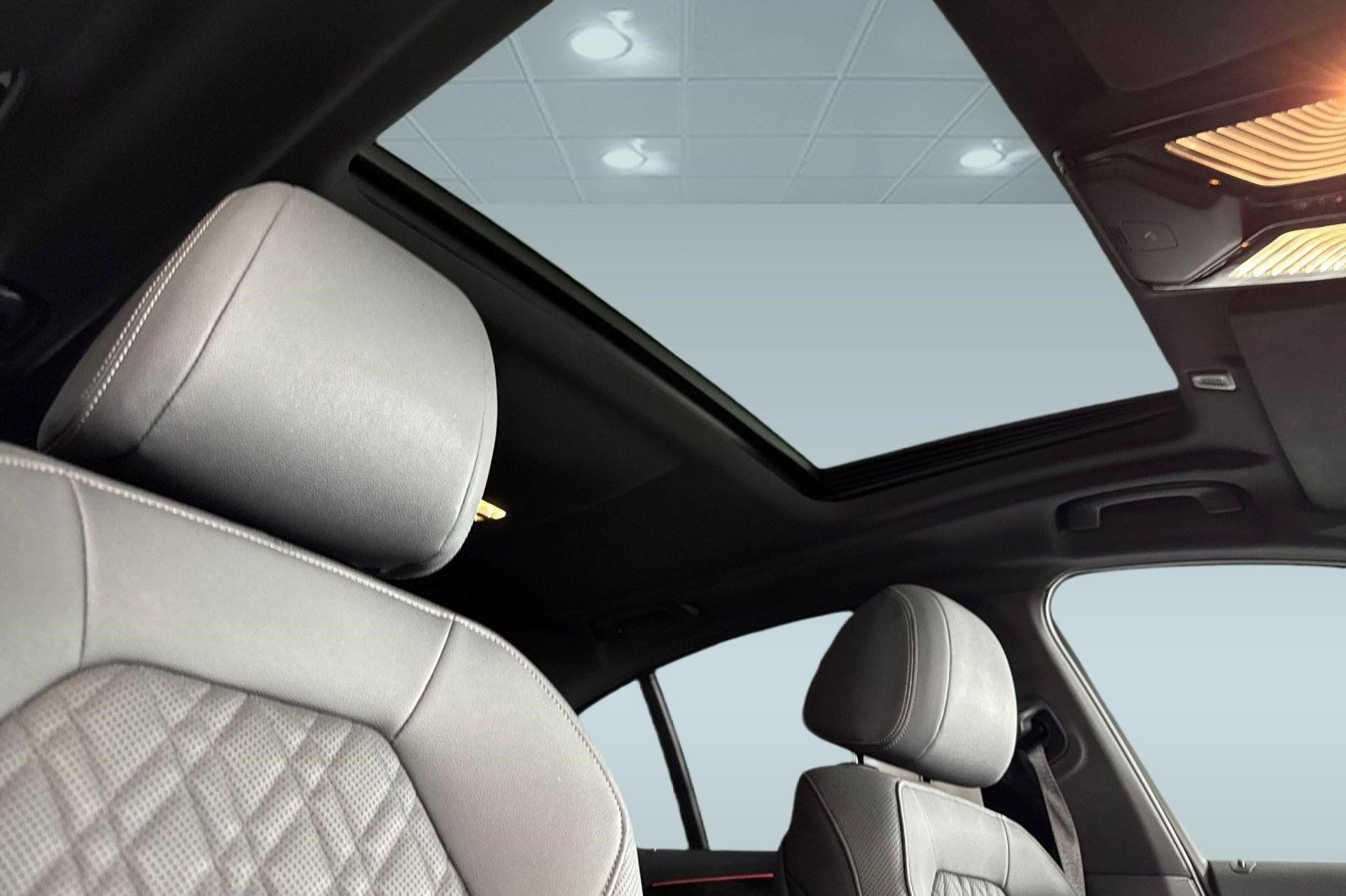 Used 2023 BMW 540i w/ M Sport Package RWD image 24