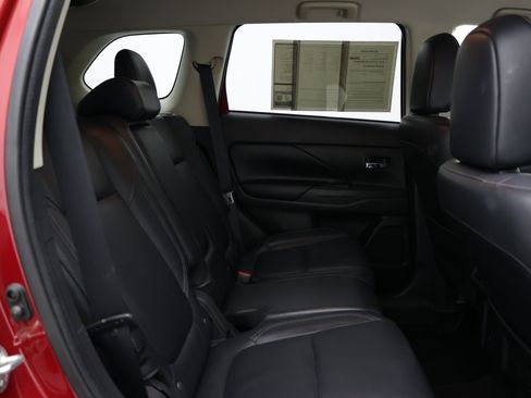 Used 2020 Mitsubishi Outlander SEL AWD/4WD image 37
