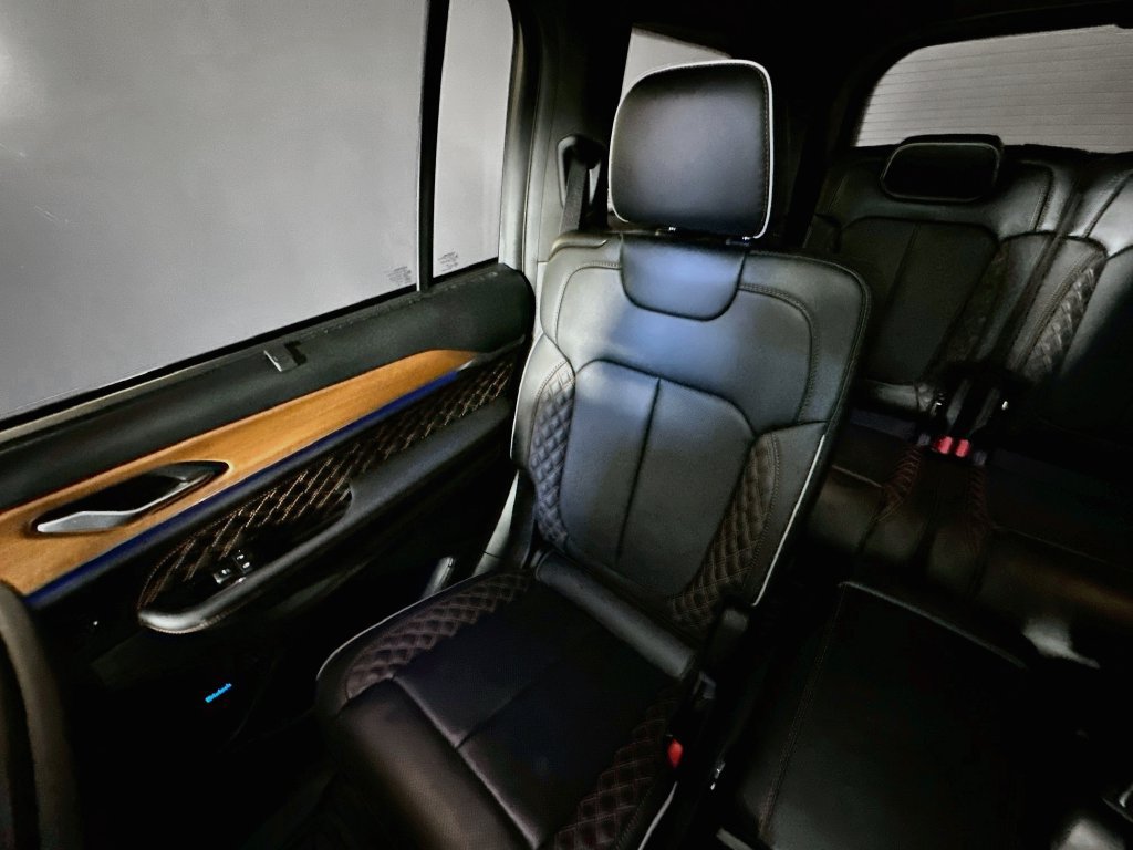 Used 2023 Jeep Grand Cherokee L Summit AWD/4WD image 12