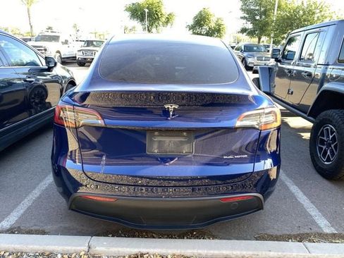 Used 2022 Tesla Model Y Long Range AWD/4WD image 3