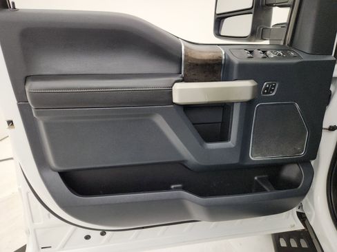 Used 2022 Ford F250 Lariat w/ Tremor Off-Road Package image 28