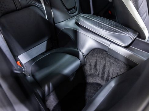 Used 2022 Aston Martin DBS Superleggera RWD image 36