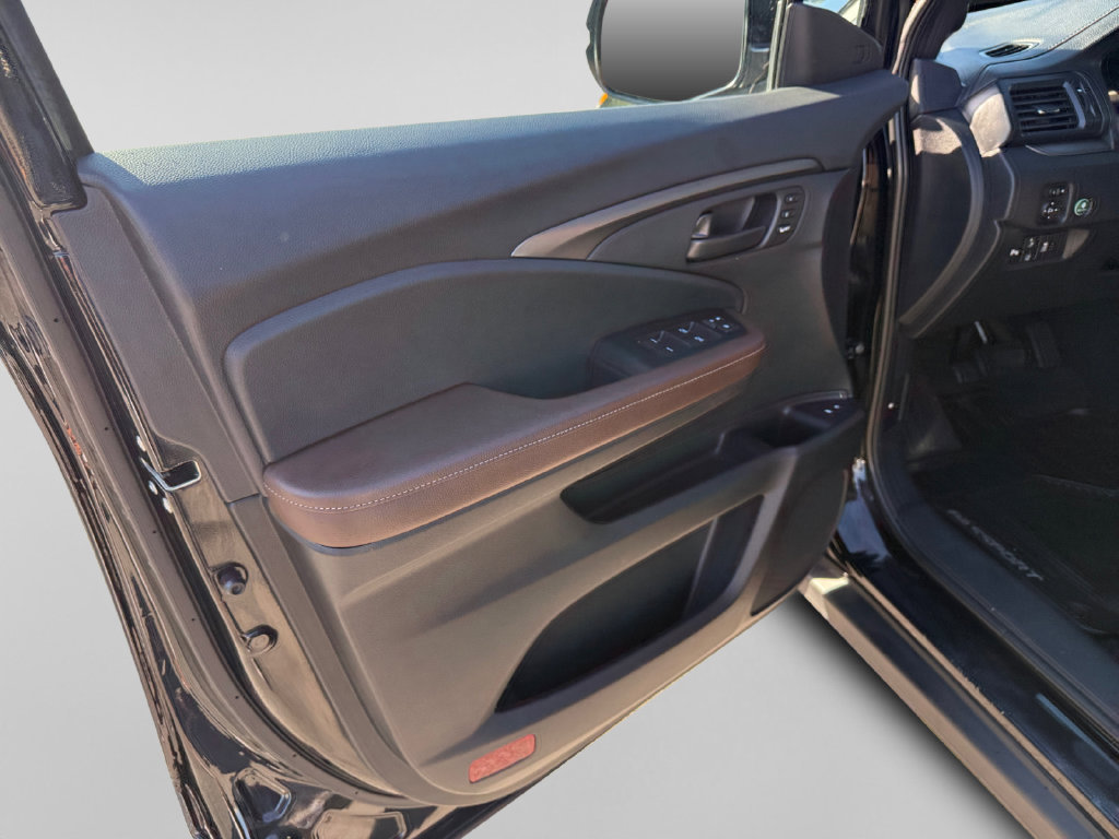 Used 2025 Honda Passport EX-L image 15