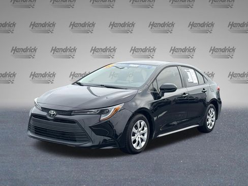Used 2023 Toyota Corolla LE FWD image 4