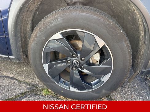 Certified 2025 Nissan Rogue SV AWD/4WD image 5