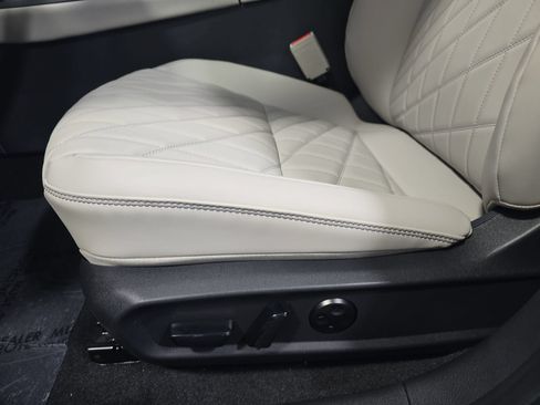 New 2026 Nissan Sentra SL w/ Floor Mat Package FWD image 26