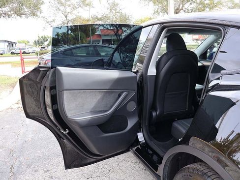 Used 2023 Tesla Model Y Long Range image 25