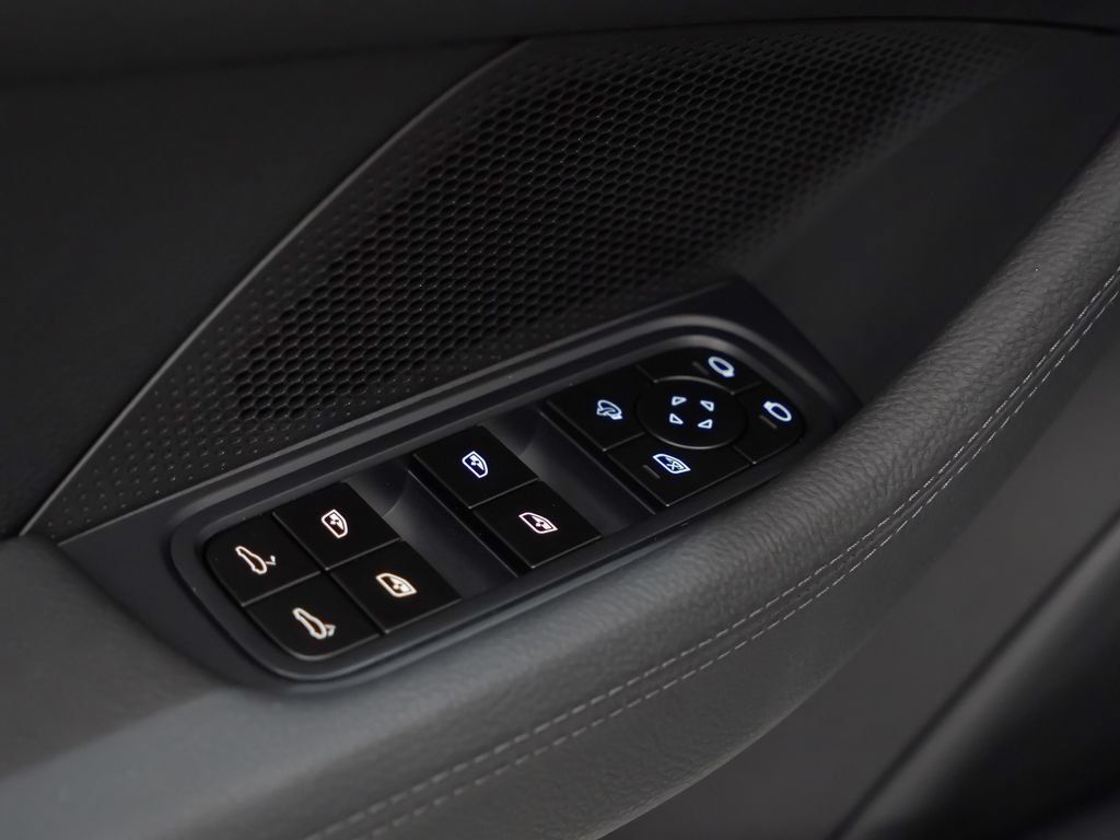 Certified 2026 Porsche Panamera 4 AWD/4WD image 29